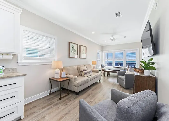 Fun East - Quiet Morgan Beachfront W Pool - Pets Welcome