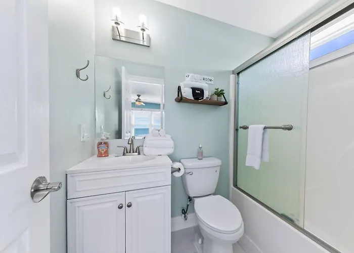 Fun East - Quiet Morgan Beachfront W Pool - Pets Welcome Holiday home