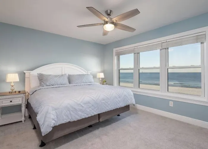 Fun East - Quiet Morgan Beachfront W Pool - Pets Welcome Holiday home *
